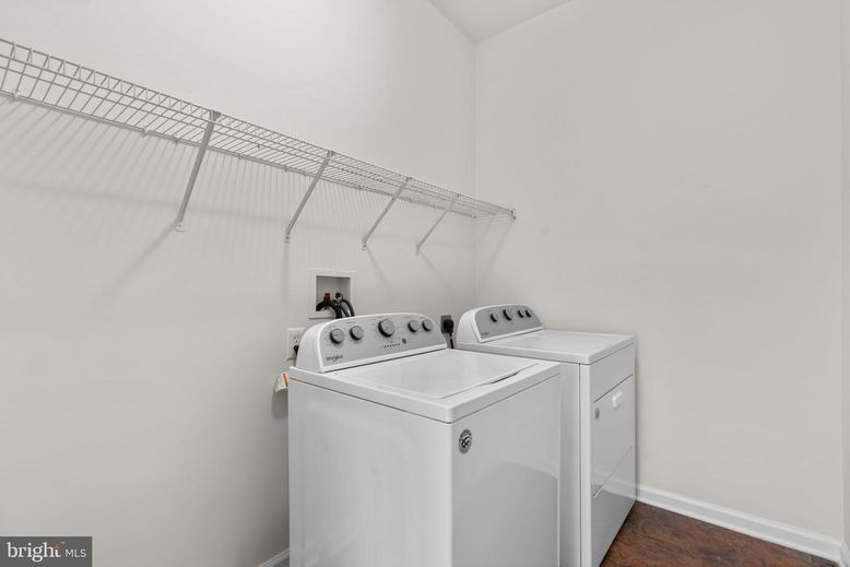 Interior, Washer, Wood Texture Flooring