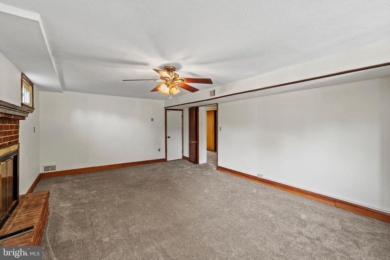 Empty room, Fireplace, Interior
