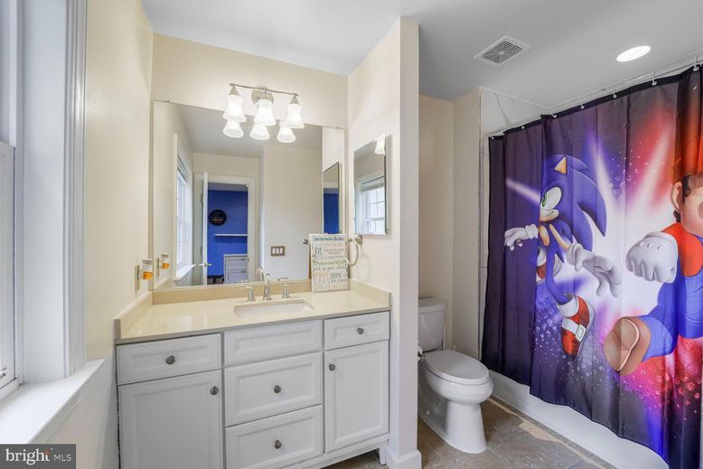 Bathroom, Interior, Recessed Lighting