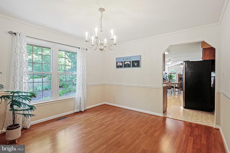 Chandelier, Empty room, Interior, Wood Texture Flooring