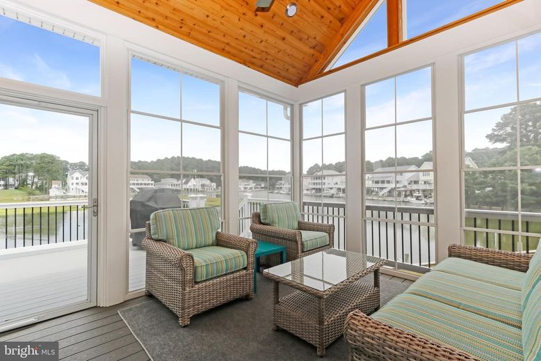 Interior, Living room, Sun Room, Water, Wooden Ceilings