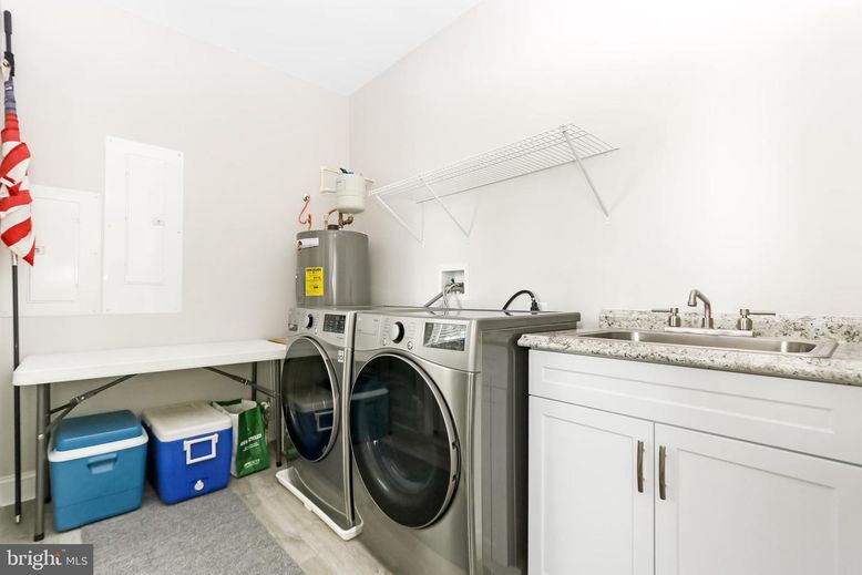 Interior, Washer, Wood Texture Flooring
