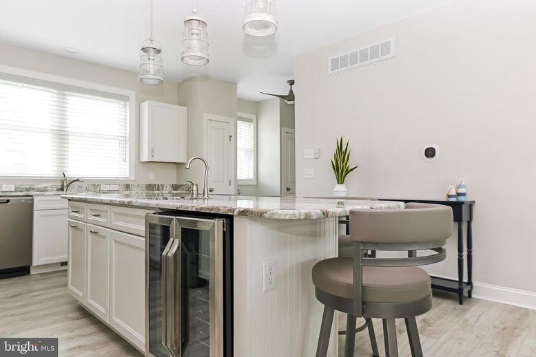 Interior, Kitchen, Pendant Lights, Wood Texture Flooring