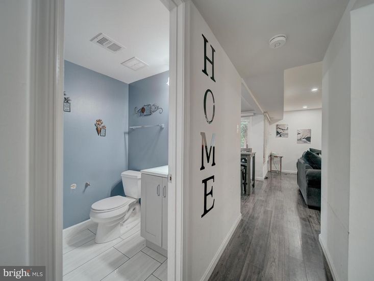 Bathroom, Interior, Recessed Lighting, Wood Texture Flooring