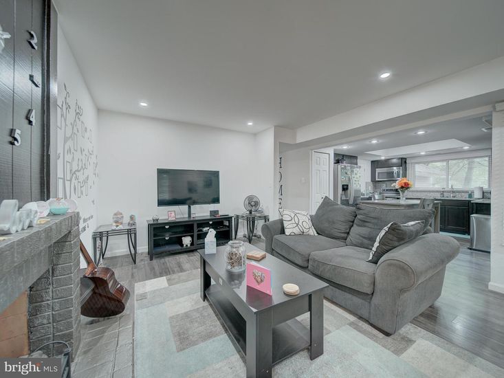 Interior, Kitchen, Living room, Recessed Lighting, Wood Texture Flooring