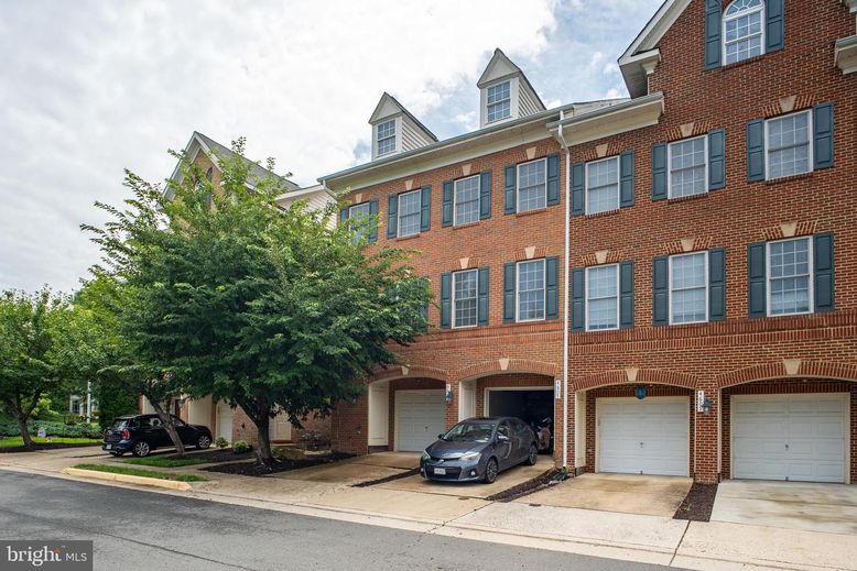 Attached, Exterior, Facade, Brick Facade, Rowhouse