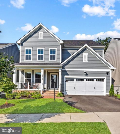 Attached, Exterior, Facade, American Craftsman
