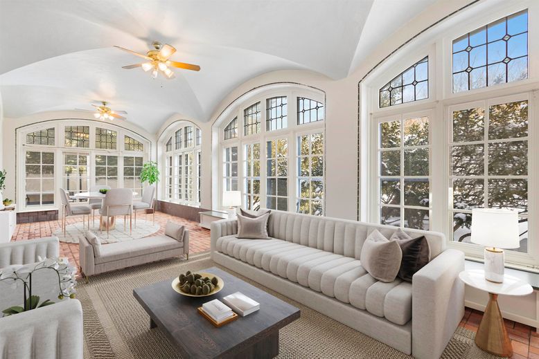 Chandelier, Dining room, Interior, Living room, Sun Room