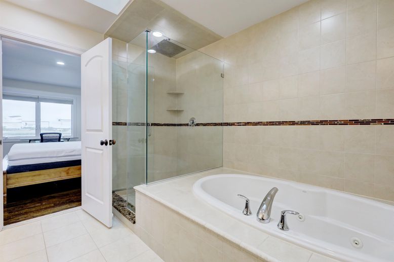 Bathroom, Bedroom, Glass Shower, Interior, Recessed Lighting