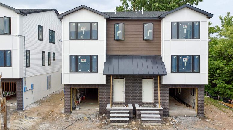 Exterior, Facade, Brick Facade, Rowhouse