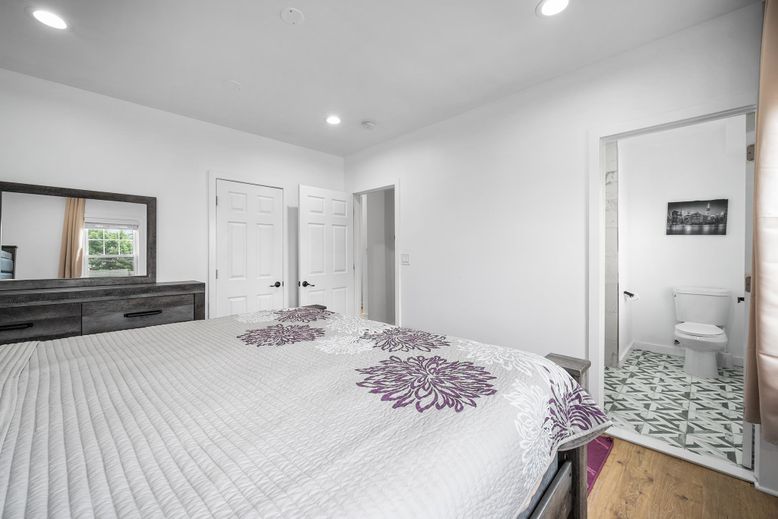 Bathroom, Bedroom, Interior, Recessed Lighting, Wood Texture Flooring