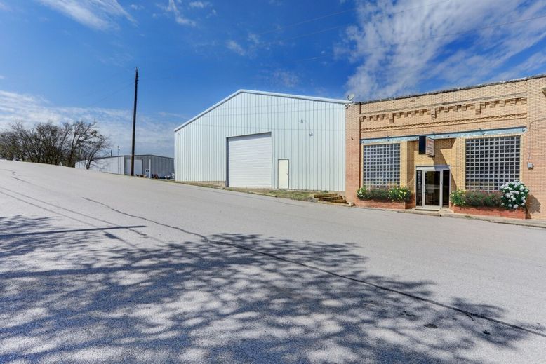 Detached Garage, Exterior