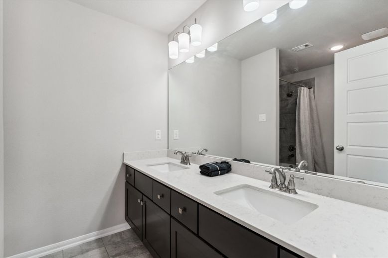 Bathroom, Dual Sink Vanities, Interior, Recessed Lighting