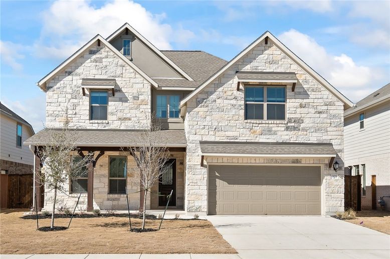 Attached, Exterior, Facade, Brick Traditional