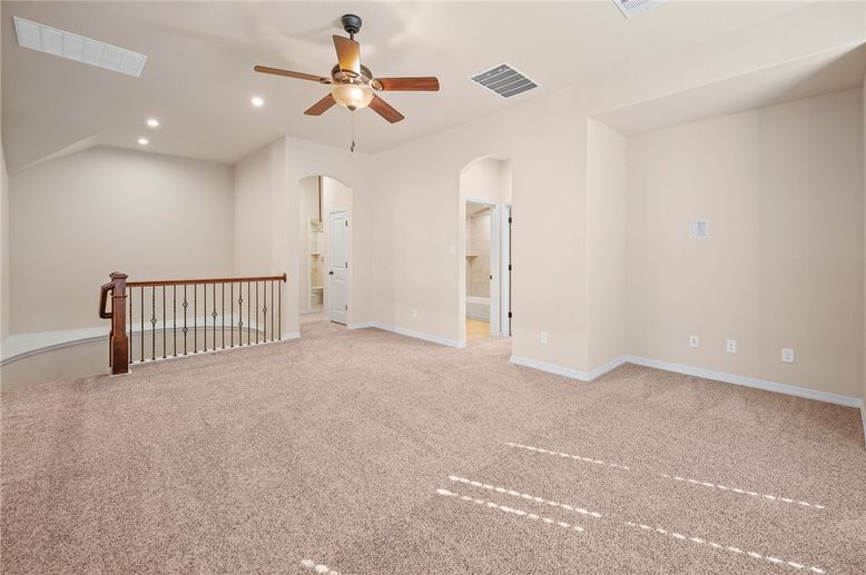 Empty room, Interior, Recessed Lighting