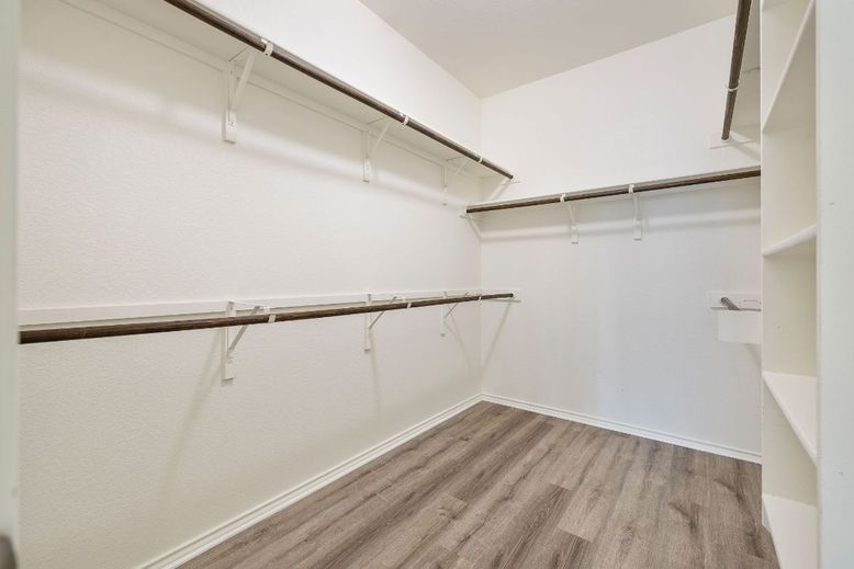 Interior, Walk-in Closets, Wood Texture Flooring