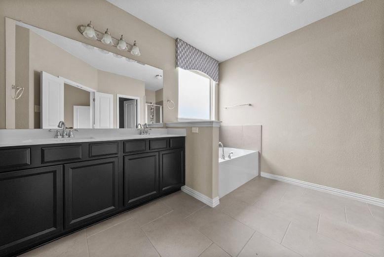 Bathroom, Dual Sink Vanities, Interior