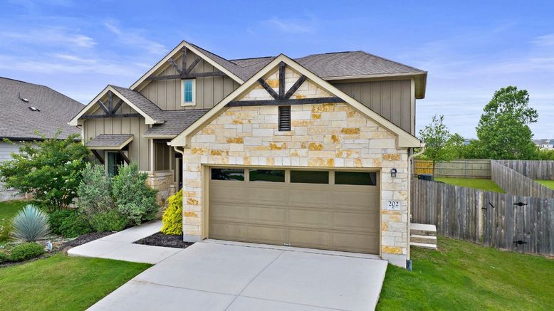 Attached, Exterior, Facade, Brick Traditional