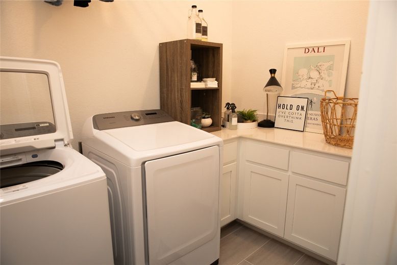Interior, Washer, Wood Texture Flooring