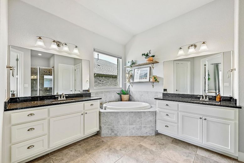 Bathroom, Dual Sink Vanities, Interior