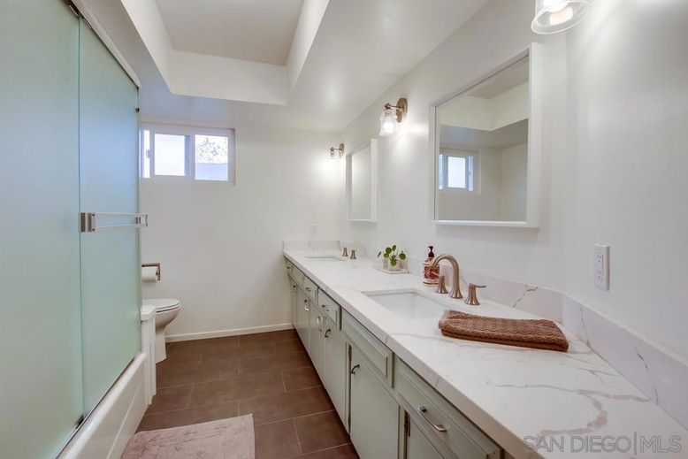 Bathroom, Dual Sink Vanities, Interior