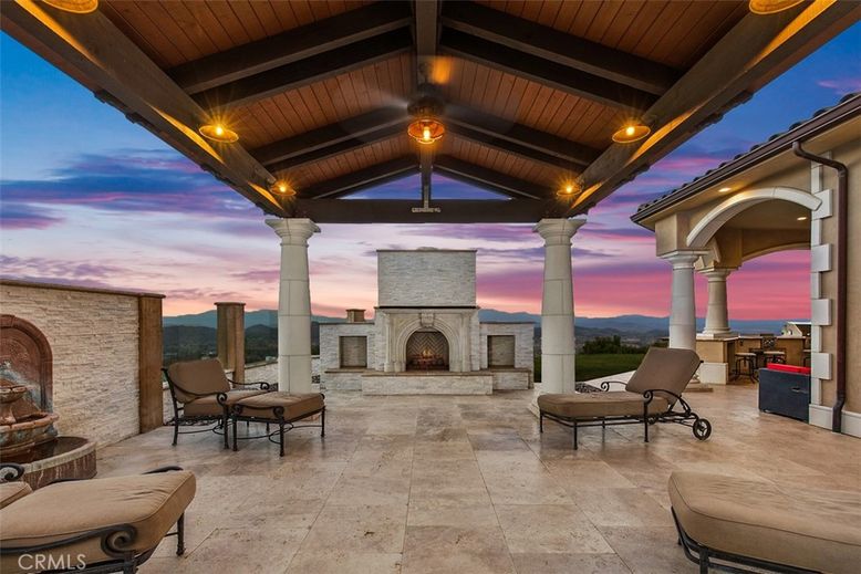 Exterior, Fireplace