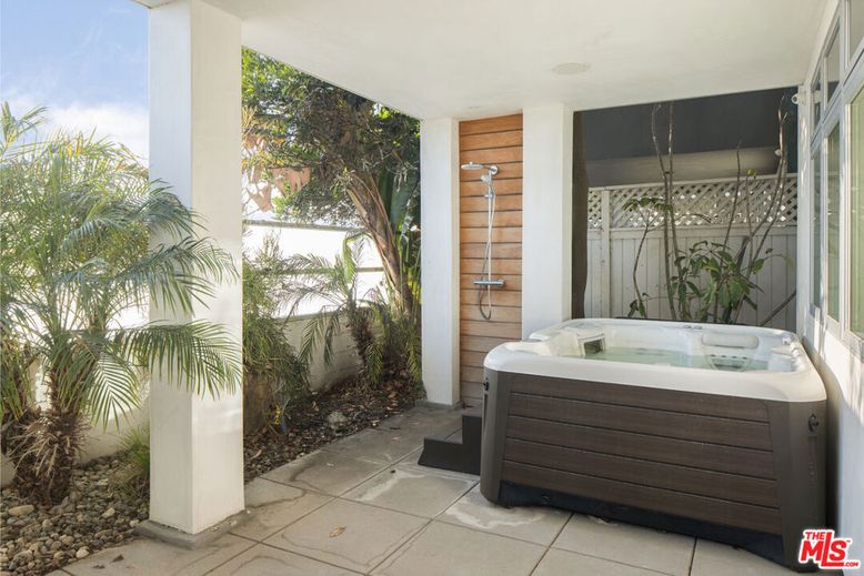 Exterior, Hot Tub
