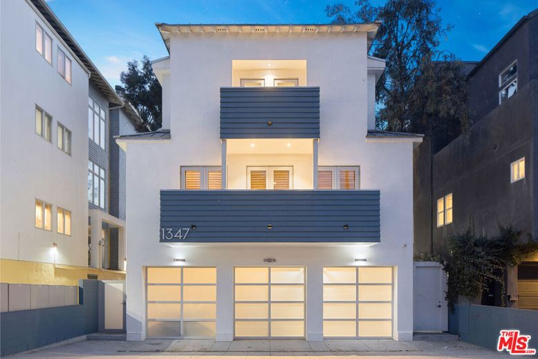 Attached, Exterior, Facade, Modern
