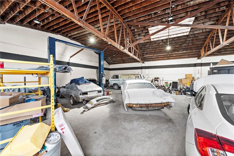 Garage, Interior