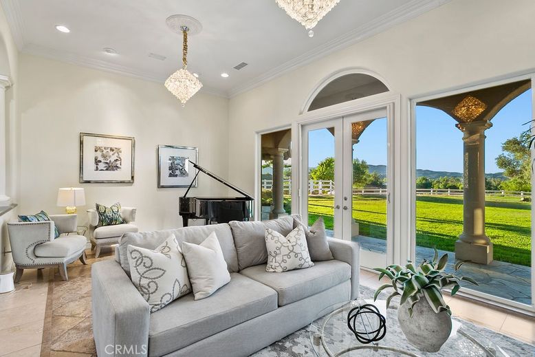 Chandelier, Interior, Living room, Piano, Recessed Lighting