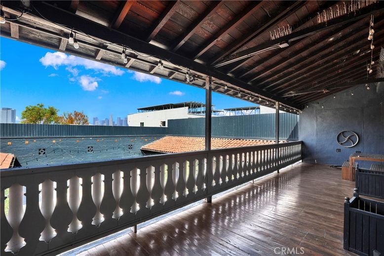 Exterior, Wood Texture Flooring