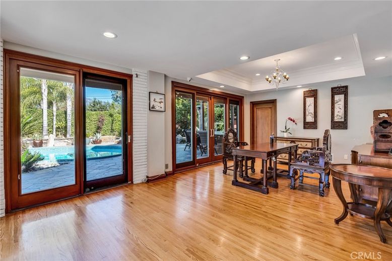 Chandelier, Dining room, Interior, Pendant Lights, Recessed Lighting, Wood Texture Flooring