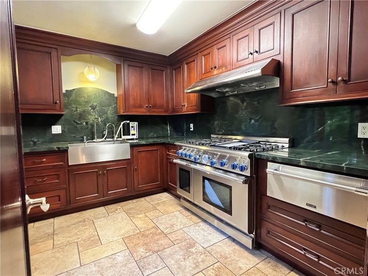 Interior, Kitchen, Stainless Steel Appliances