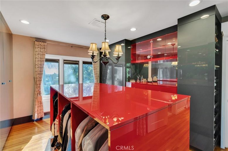 Chandelier, Dining room, Interior, Recessed Lighting, Wood Texture Flooring