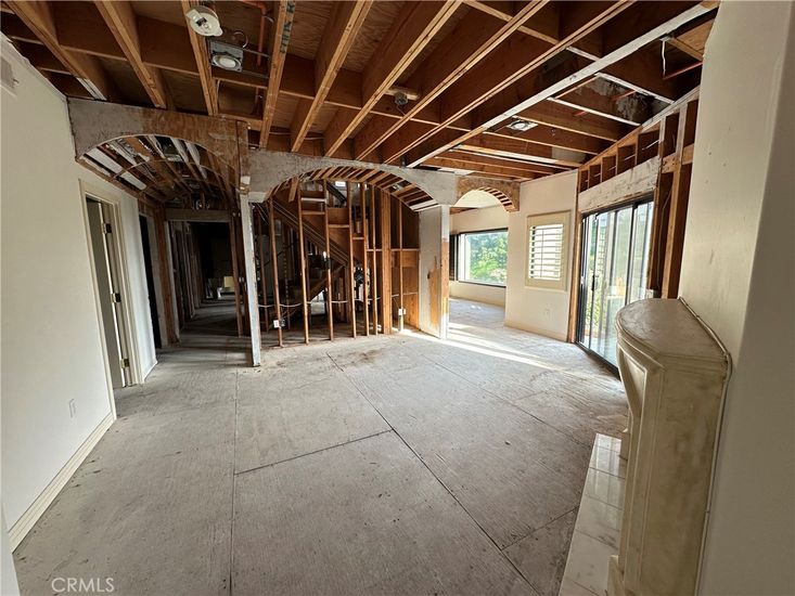 Empty room, Interior, Wooden Beams, Wooden Ceilings
