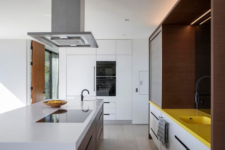 Interior, Washer, Wood Texture Flooring