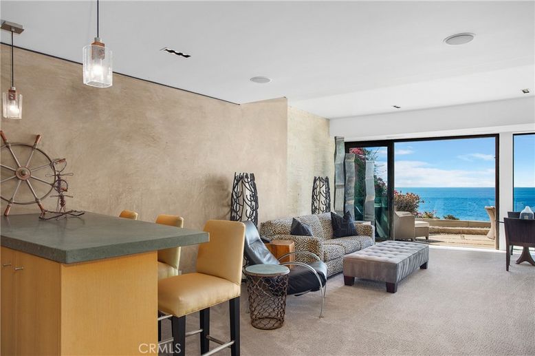 Dining room, Interior, Living room, Pendant Lights, Recessed Lighting, Water