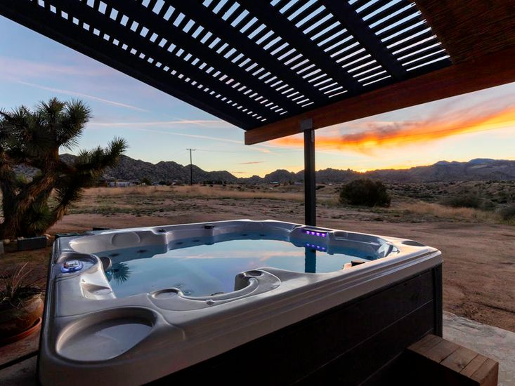 Exterior, Hot Tub