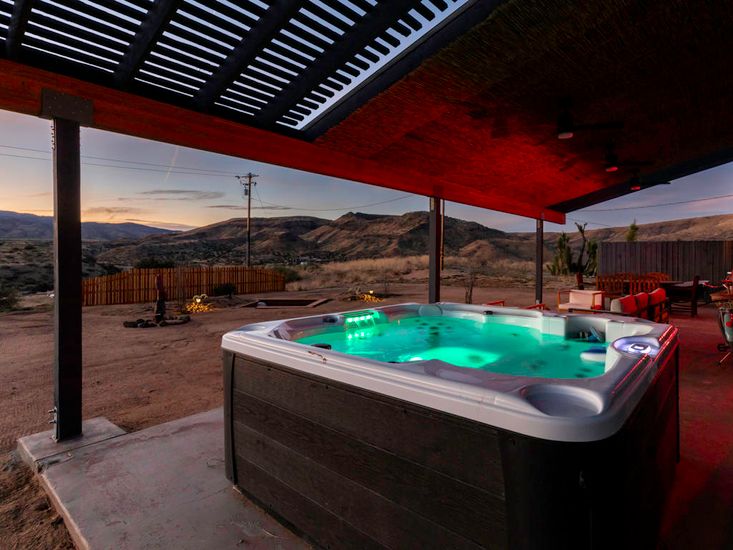 Exterior, Hot Tub