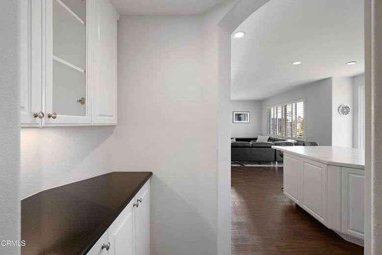 Interior, Kitchen, Living room, Recessed Lighting, Wood Texture Flooring
