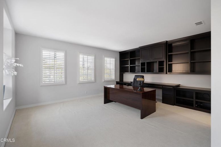 Home Office, Interior