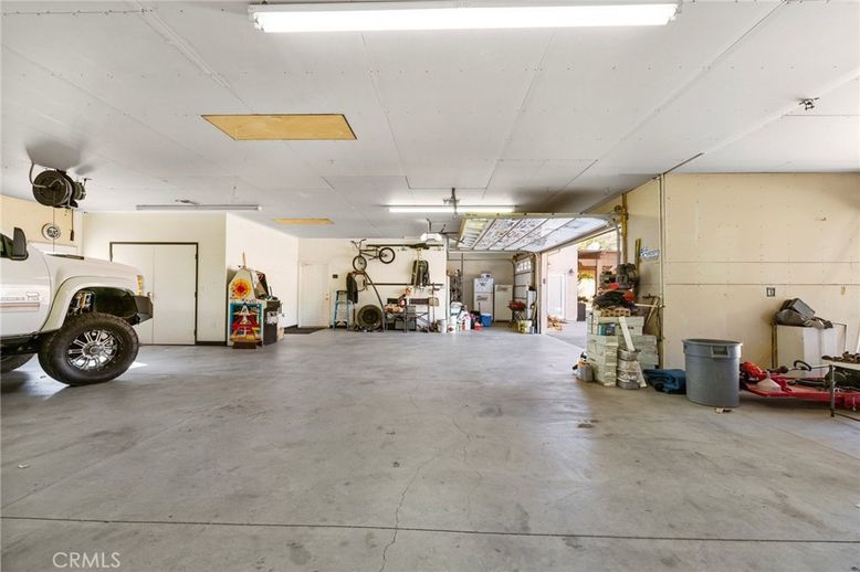 Garage, Interior, Washer