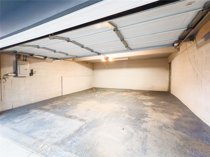 Garage, Interior