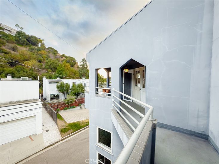 Exterior, Facade, None