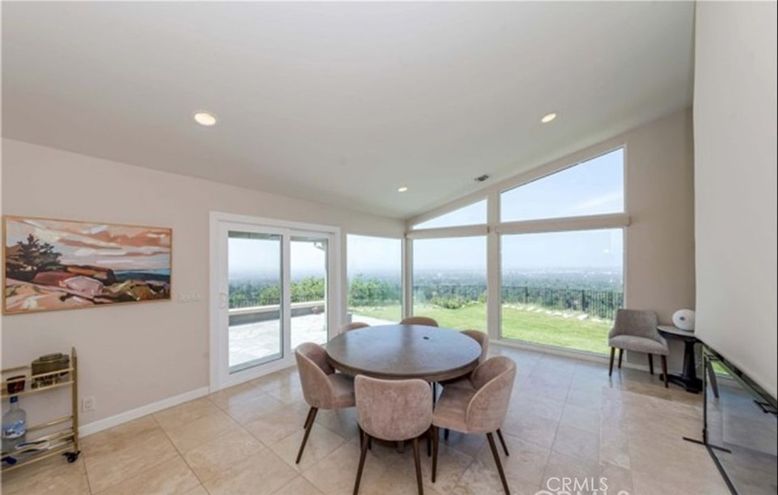 Dining room, Interior, Recessed Lighting