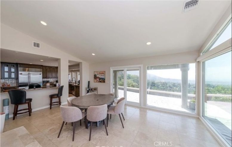 Dining room, Interior, Kitchen, Recessed Lighting, Stainless Steel Appliances