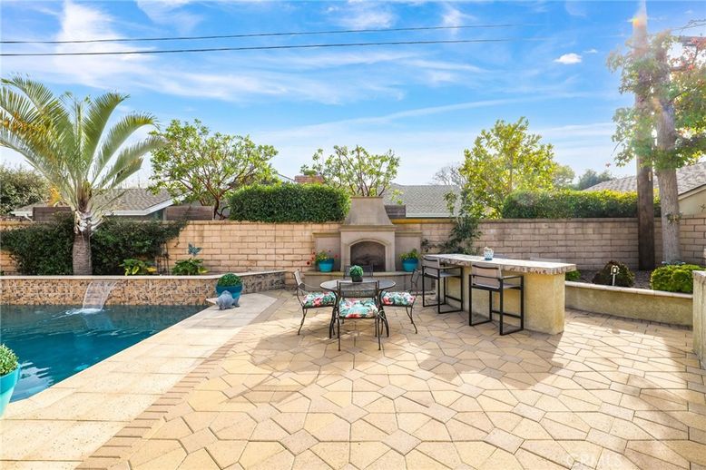 Exterior, Fireplace, Pool
