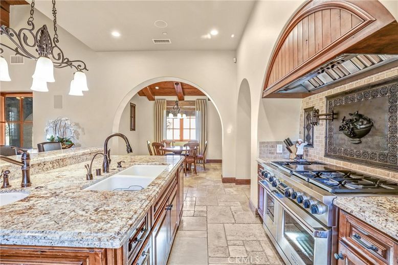 Chandelier, Dining room, Interior, Kitchen, Pendant Lights, Recessed Lighting, Stainless Steel Appliances
