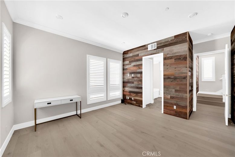 Empty room, Interior, Recessed Lighting, Wood Texture Flooring, Wooden Walls