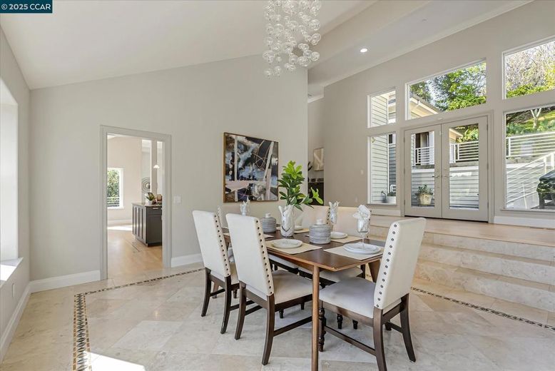 Dining room, Interior, Pendant Lights, Recessed Lighting